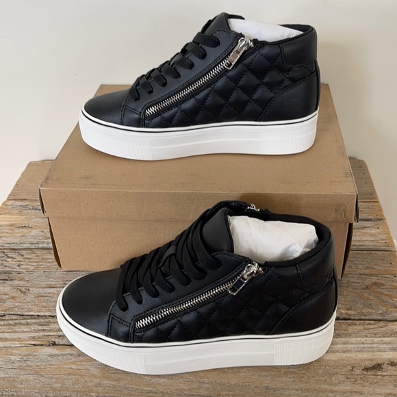 steve madden gryphon